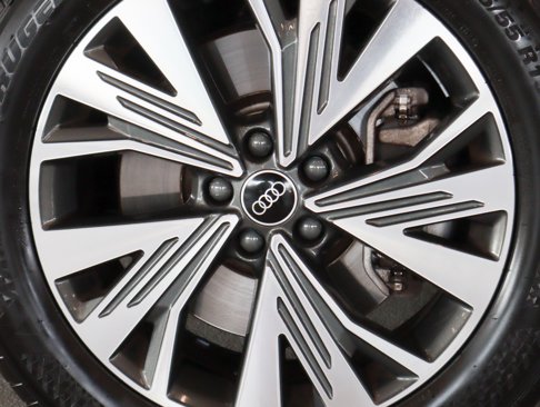 Certified 2023 Audi Q4 e-tron Premium Plus w/ Premium Plus image 5