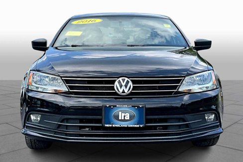 Used 2016 Volkswagen Jetta Sport image 2