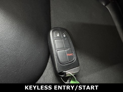 Used 2019 Jeep Cherokee Trailhawk image 12