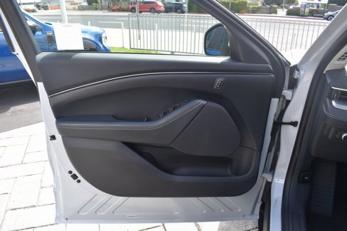 Used 2022 Ford Mustang Mach-E Select image 12