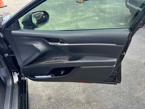 Used 2022 Toyota Camry SE image 15