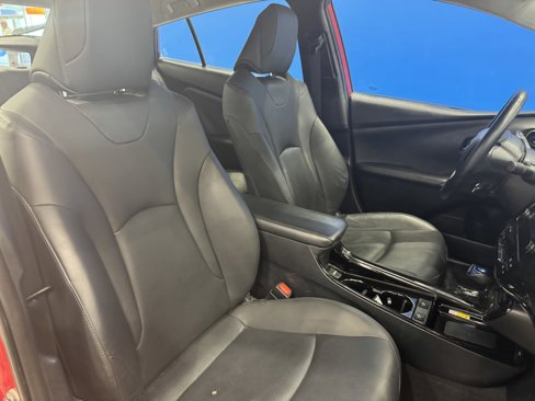 Used 2019 Toyota Prius image 15