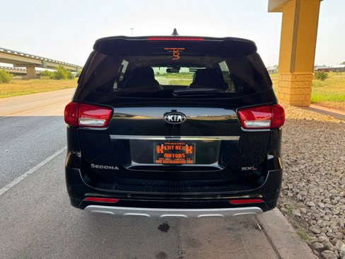 Used 2016 Kia Sedona SX Limited image 4