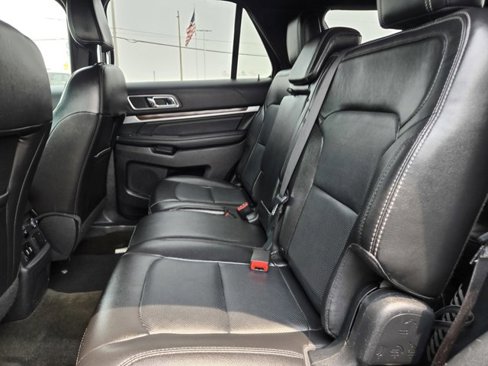 Used 2018 Ford Explorer Limited image 29