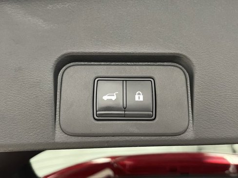 Used 2021 Nissan Rogue SL image 16