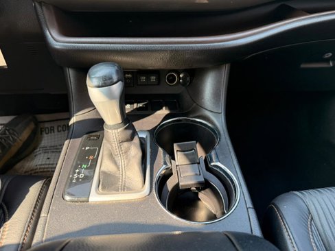 Used 2017 Toyota Highlander Plus image 16