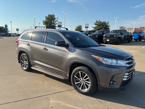 Used 2017 Toyota Highlander XLE image 5