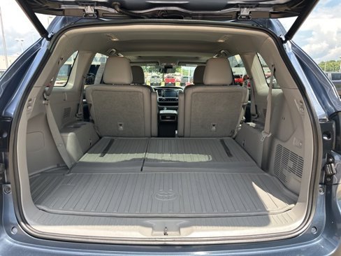 Used 2018 Toyota Highlander XLE image 18