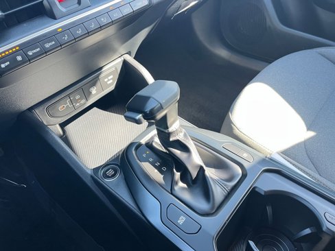 Used 2025 Kia K4 LXS image 39