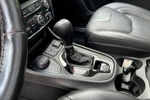 Used 2020 Jeep Cherokee Limited w/ Technology Group image 14