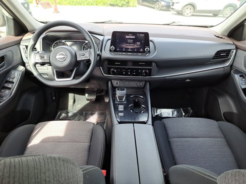 Used 2022 Nissan Rogue S image 7