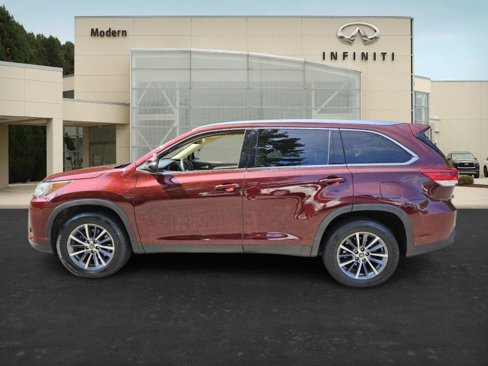 Used 2019 Toyota Highlander XLE image 6
