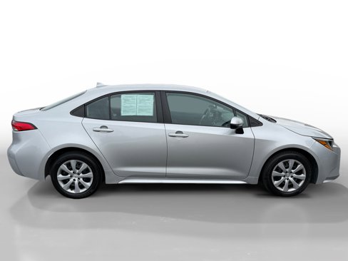 Used 2022 Toyota Corolla LE image 6