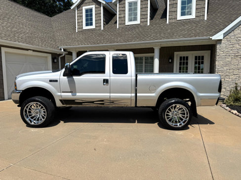 Used 2003 Ford F250 XLT image 3
