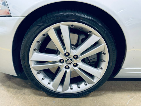 Used 2010 Jaguar XKR R image 11