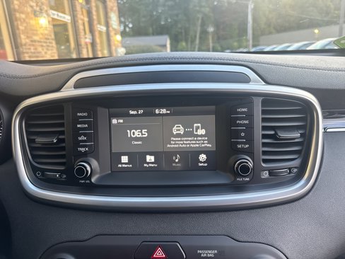 Used 2019 Kia Sorento AWD V6 image 18