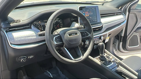New 2025 Jeep Compass Latitude image 14