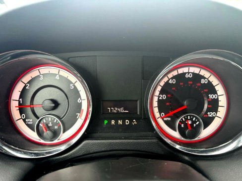 Used 2017 Dodge Grand Caravan SXT image 17