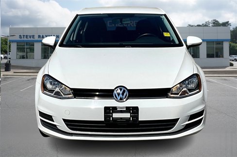 Used 2017 Volkswagen Golf S image 2
