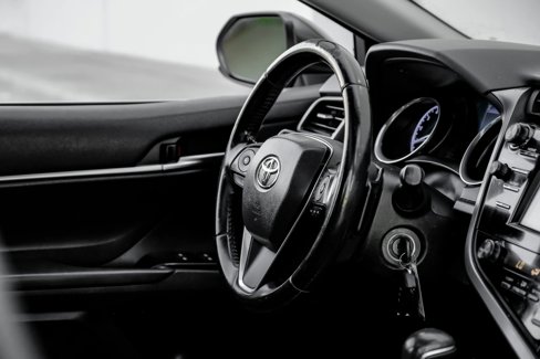 Used 2020 Toyota Camry SE image 21