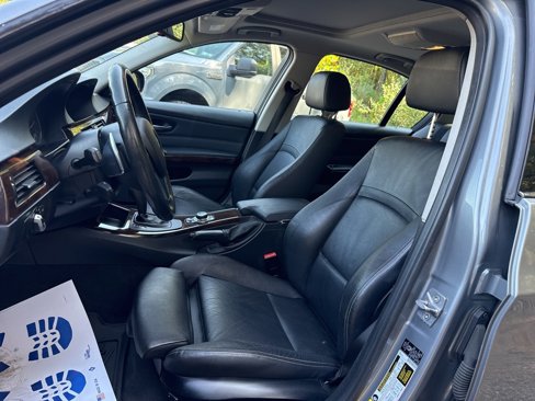 Used 2011 BMW 335i xDrive Sedan image 16