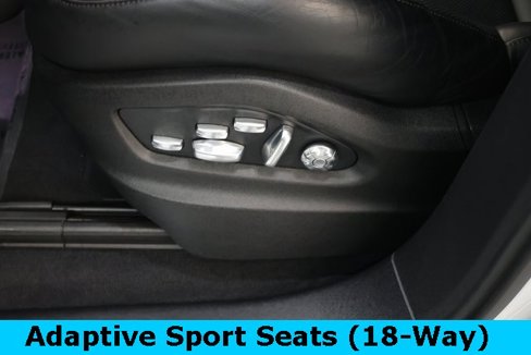 Used 2020 Porsche Cayenne Turbo image 32