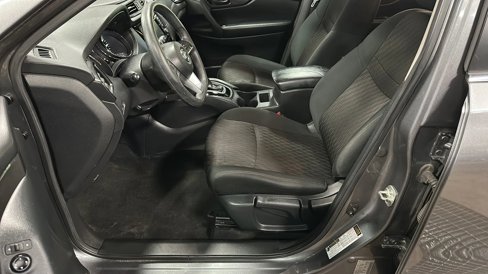 Used 2020 Nissan Rogue S image 9