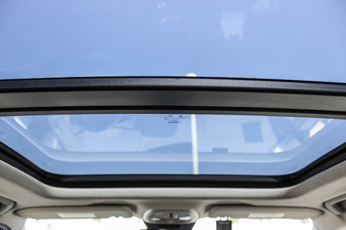 Used 2024 Volvo XC40 B5 Plus w/ Climate Package image 15