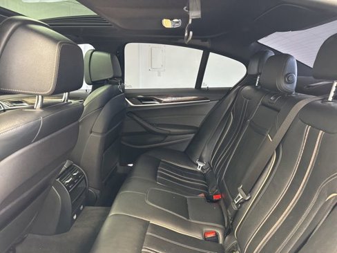 Used 2018 BMW 530e image 14