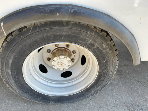 Used 2002 Ford F450 2WD Regular Cab Super Duty image 8