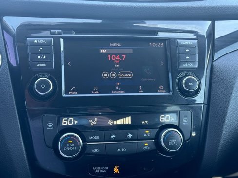 Used 2022 Nissan Rogue Sport SV image 22