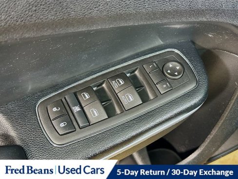 Used 2015 Chrysler 300 Limited w/ Driver Convenience Group image 19