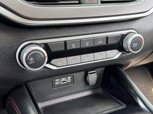Used 2024 Nissan Altima 2.5 SR image 11