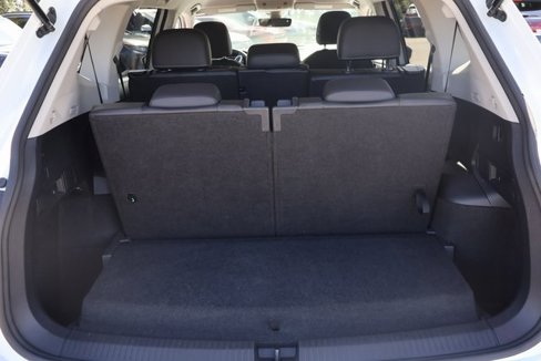 Used 2022 Volkswagen Tiguan SE image 17