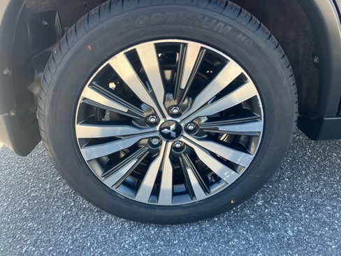 Used 2019 Mitsubishi Outlander SE image 27
