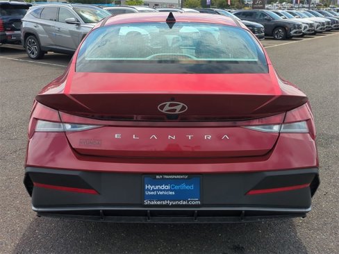 Certified 2024 Hyundai Elantra SE image 4