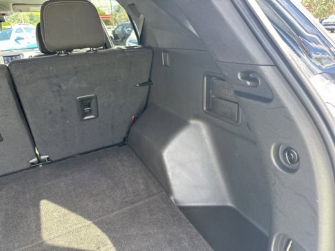 Used 2023 Chevrolet Equinox LT image 38