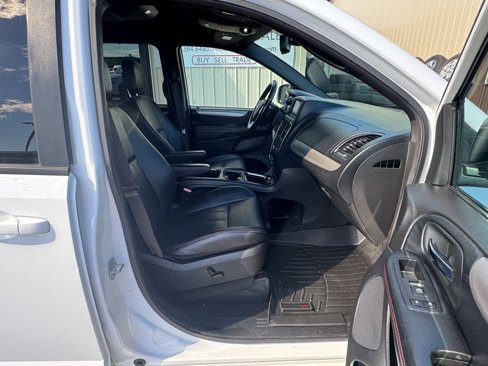 Used 2019 Dodge Grand Caravan GT image 37