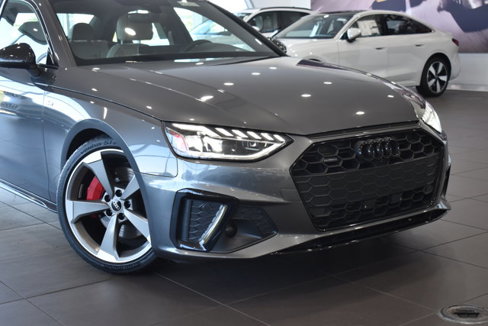Used 2022 Audi A4 2.0T Premium Plus w/ Premium Plus Package image 2