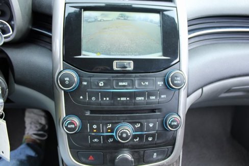 Used 2015 Chevrolet Malibu LT image 12