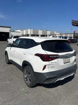 Certified 2022 Kia Seltos LX image 1
