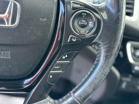 Used 2017 Honda Pilot Touring image 46