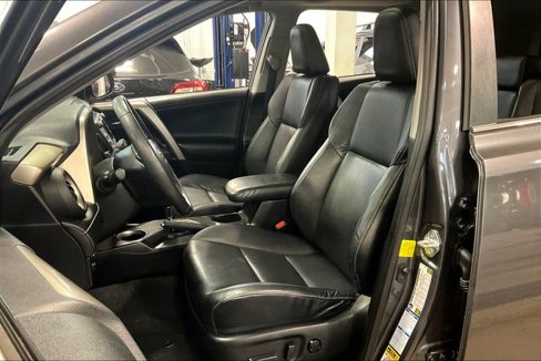 Used 2015 Toyota RAV4 Limited image 25