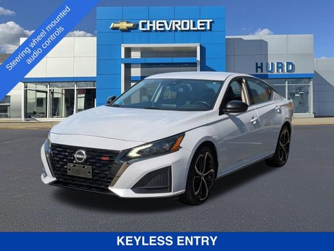 Used 2024 Nissan Altima 2.5 SR image 9