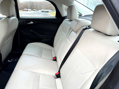 Used 2016 Ford Focus Titanium w/ Titanium Technology Package image 39