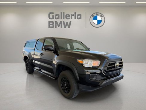 Used 2022 Toyota Tacoma SR w/ SX Package image 4