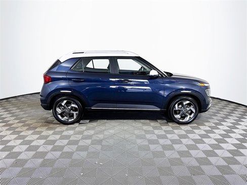 Used 2022 Hyundai Venue Limited image 23