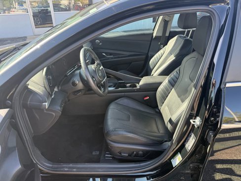 Used 2023 Hyundai Elantra Limited w/ Cargo Package image 8