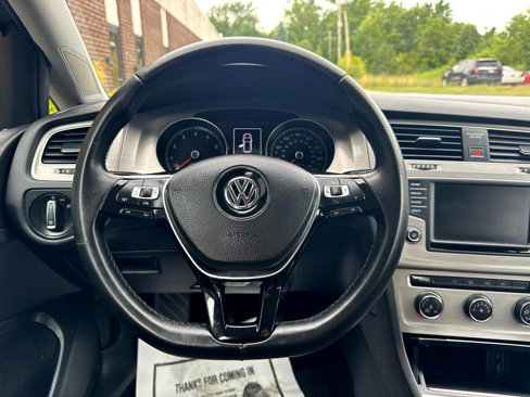 Used 2017 Volkswagen Golf S image 10