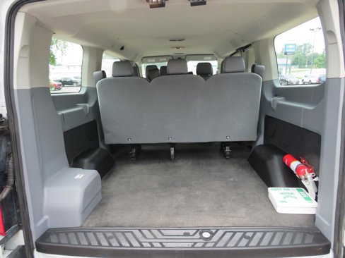 Used 2017 Ford Transit 150 XL image 8
